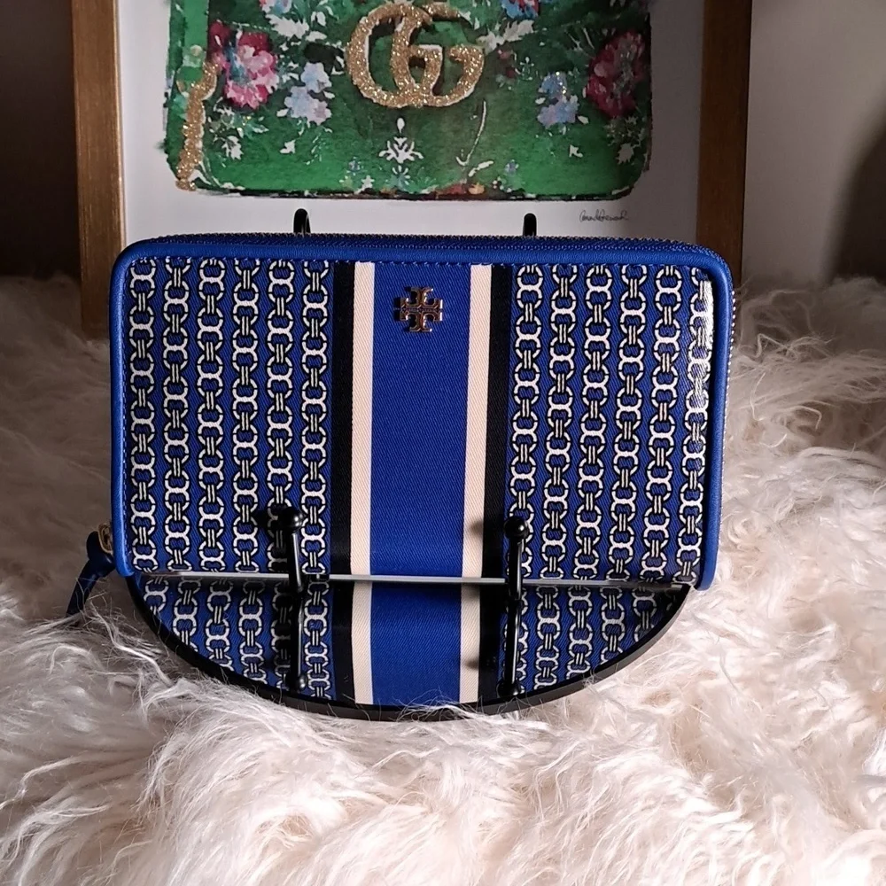 Tory Burch NWTs Gemini Link Royal Blue Continental Wallet